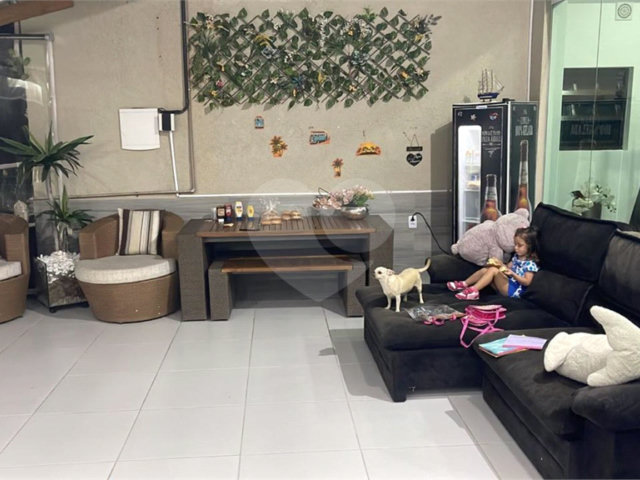 Casa à venda com 3 quartos, sendo 2 suítes, no condomínio : Conjunto Residencial Itaguaçu, São Paulo - SP