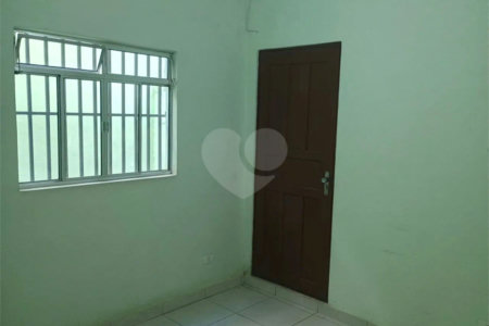 Sobrado à venda com 5 quartos em Vila Arriete, São Paulo, SP