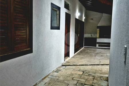 Casa à venda com 4 quartos, sendo 2 suítes, em Jardim São Bento, São Paulo, SP