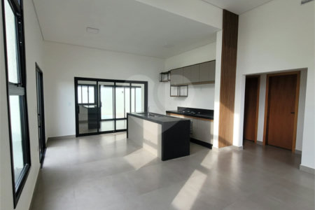 Casa à venda com 3 quartos, sendo 1 suíte, no condomínio Residencial Lagos D Icarai, Salto - SP
