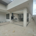 Casa exclusiva em Atibaia de alto padrão com 3 suítes, piscina, espaço gourmet, condomínio fechado, aceita financiamento