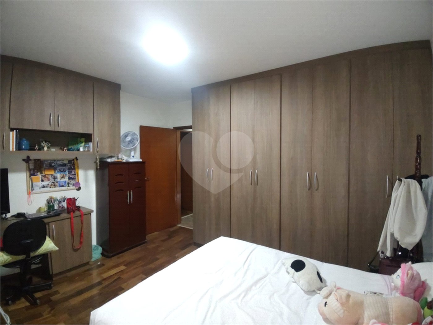 Casa à venda com 3 suítes no condomínio Morada das Hortênsias, São Paulo - SP
