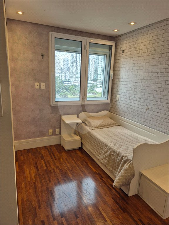 Apartamento à venda com 3 suítes em Campo Belo, São Paulo, SP