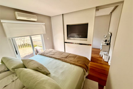Casa à venda com 3 suítes no condomínio Villaggio Della Hípica, São Paulo - SP