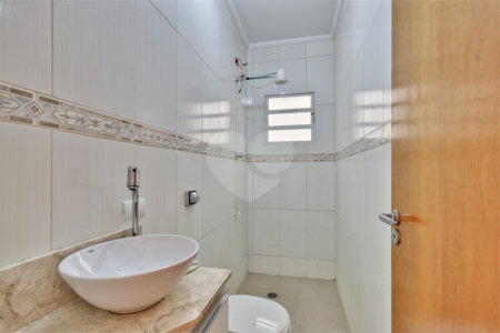 Casa à venda com 3 quartos, sendo 1 suíte, em Santo Amaro, São Paulo, SP