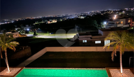 Casa à venda com 4 suítes no condomínio Parque Chapada Itu, Itu - SP