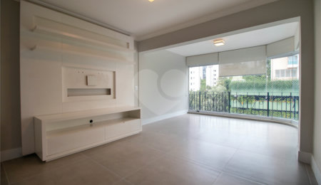 Apartamento à venda com 3 quartos, sendo 1 suíte, em Panamby, São Paulo, SP