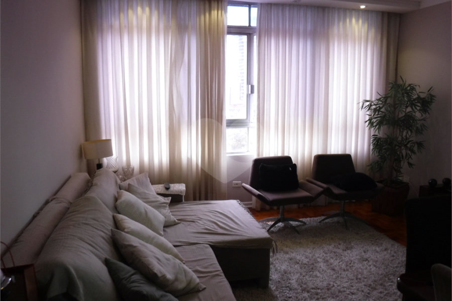 Apartamento à venda com 2 quartos, sendo 1 suíte, em Boqueirão, Santos, SP