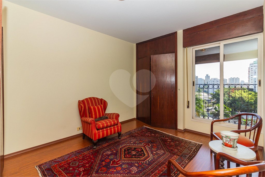 Apartamento à venda com 4 quartos, sendo 3 suítes, em Vila Andrade, São Paulo, SP