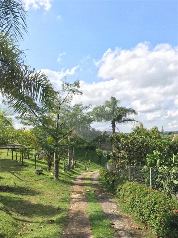 Chácara à venda com 4 quartos, sendo 3 suítes, em Monterrey, Louveira, SP