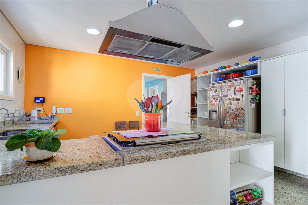 Casa à venda com 3 suítes em Chácara Monte Alegre, São Paulo, SP