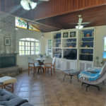 Casa Ampla com 5 Dormitórios, Piscina e Lazer Completo em Terreno de 1.260 m²
