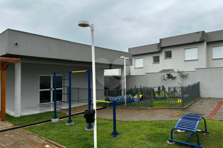Casa à venda com 2 quartos no condomínio Vila das Paineiras, Suzano - SP