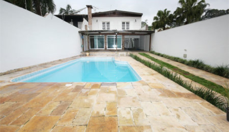 Sobrado à venda com 4 quartos, sendo 2 suítes, em Alto da Boa Vista, São Paulo, SP