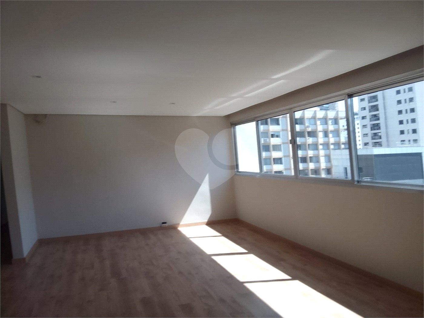 Apartamento à venda com 3 quartos, sendo 1 suíte, em Jardim Paulista, São Paulo, SP