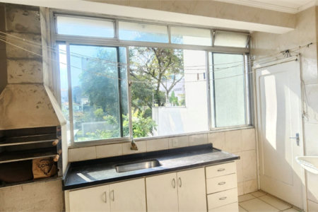 Casa térrea com duas edículas para venda - Saúde, SP.