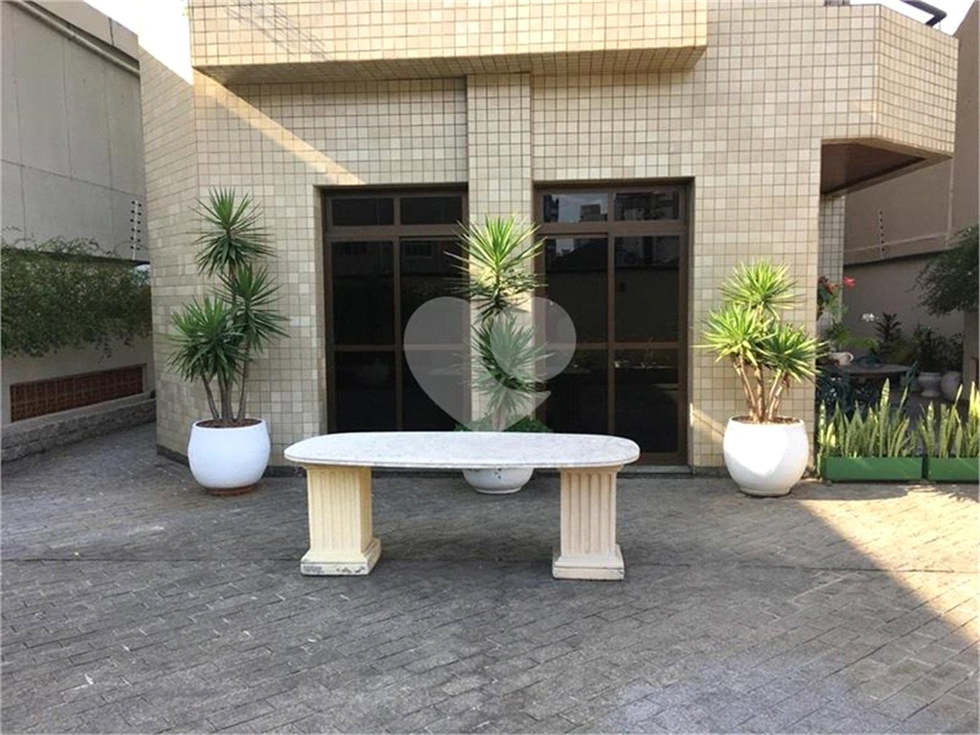 Apartamento à venda ou para alugar com 4 quartos, sendo 1 suíte, em Pinheiros, São Paulo, SP