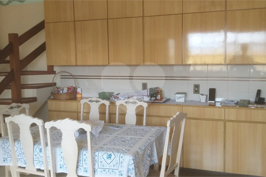 Casa à venda com 3 suítes em Parque Peruche, São Paulo, SP