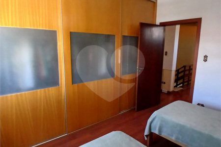 Sobrado à venda com 4 quartos, sendo 2 suítes, em Jardim Leonor, São Paulo, SP