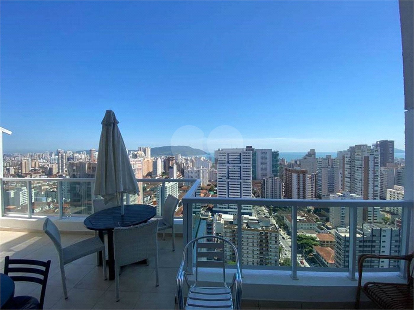 Cobertura no Edifício Emirado.