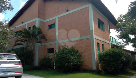 Sobrado à venda ou para alugar com 4 quartos, sendo 2 suítes,  em Serra da Cantareira, Mairiporã, SP