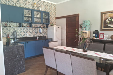 Casa à venda com 5 quartos, sendo 1 suíte, no condomínio Village da Serra, Araçoiaba da Serra - SP