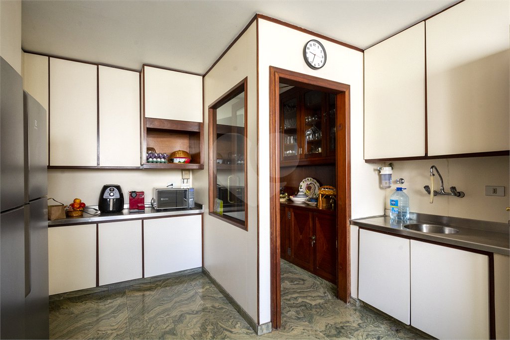 Casa à venda com 3 suítes no condomínio Chácara Flora, São Paulo - SP