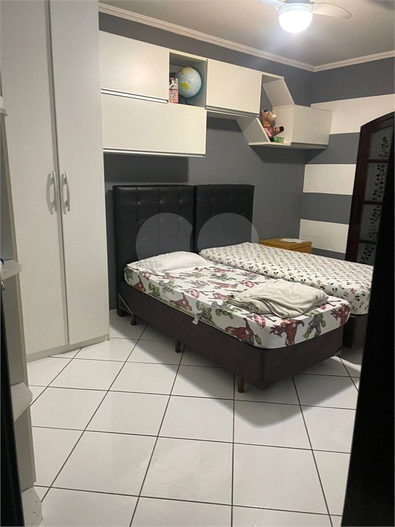 Sobrado à venda com 4 quartos, sendo 1 suíte, em Vila Áurea, Poá, SP