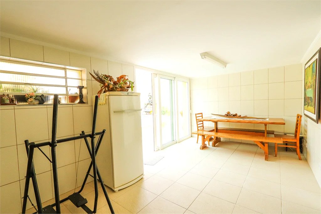 Casa à venda com 4 quartos, sendo 1 suíte, em Jardim Franca, São Paulo, SP