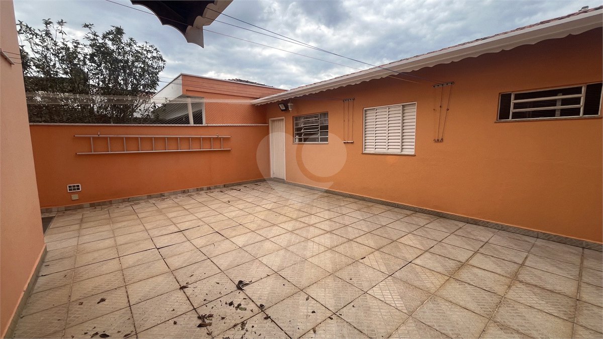 Sobrado à venda ou para alugar com 4 quartos, sendo 2 suítes, em Jardim Terceiro Centenário, Atibaia, SP