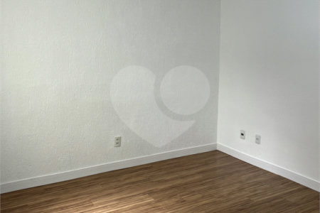 Apartamento à venda com 3 quartos, sendo 1 suíte,  em Vila Lavínia, Mogi das Cruzes, SP