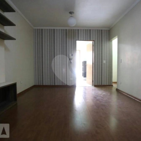 Casa à venda com 2 quartos, sendo 1 suíte,  em Jardim Ivana, São Paulo, SP