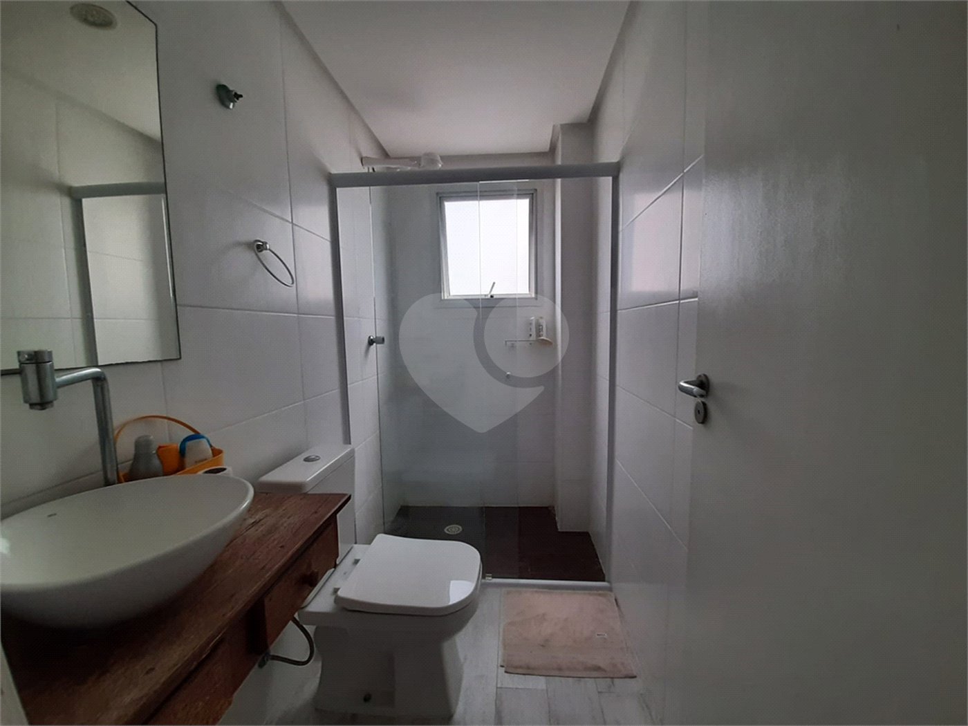 Apartamento à venda com 2 quartos, sendo 1 suíte,  no Centro, Mongaguá, SP