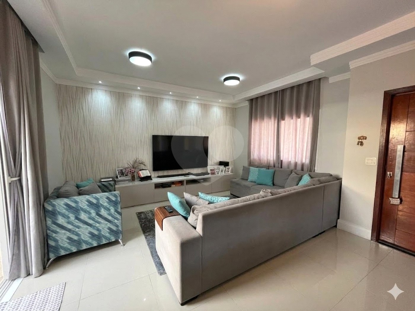 Casa à venda com 3 quartos, sendo 1 suíte, no condomínio Villa Suiça, Sorocaba - SP