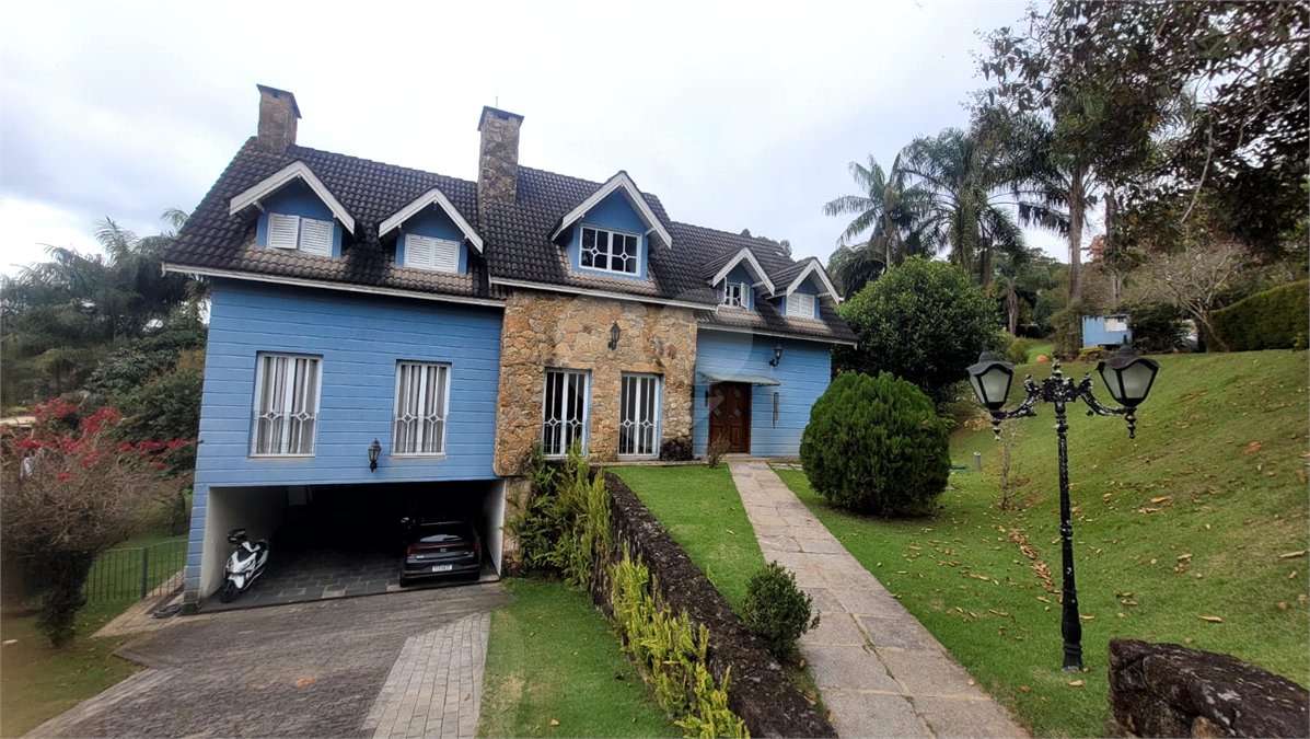 Casa à venda com 3 suítes no condomínio Suíça da Cantareira, Mairiporã - SP