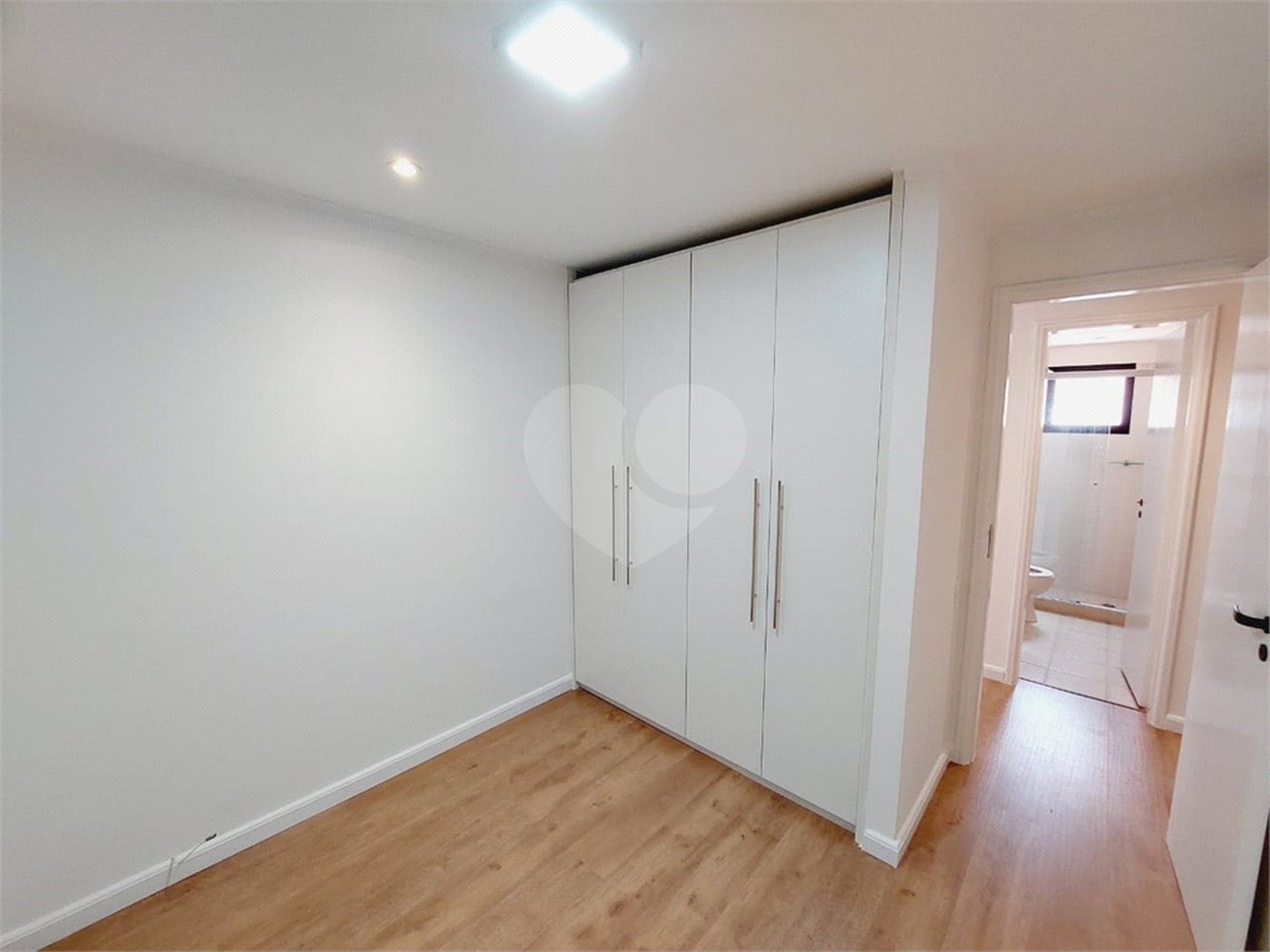 Apartamento à venda com 4 quartos, sendo 2 suítes,  em Alto da Lapa, São Paulo, SP
