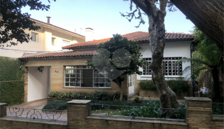 Casa Térrea à venda com 5 quartos, sendo 1 suíte,  em Pacaembú, São Paulo, SP
