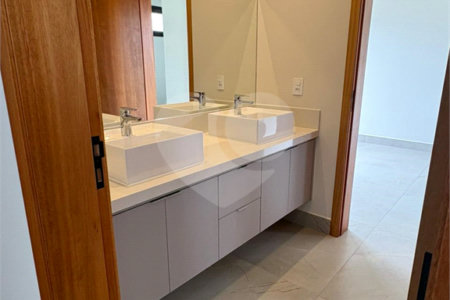 Casa à venda com 4 suítes no condomínio Portal dos Bandeirantes, Salto - SP