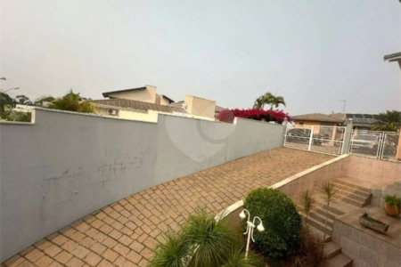 Casa à venda com 3 quartos, sendo 1 suíte, no condomínio Residencial Delle Stelle, Louveira - SP