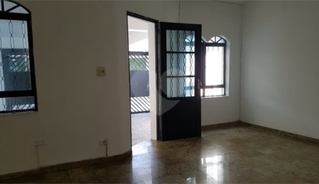 Sobrado à venda ou para alugar com 3 quartos, sendo 1 suíte, em Alto da Boa Vista, São Paulo, SP