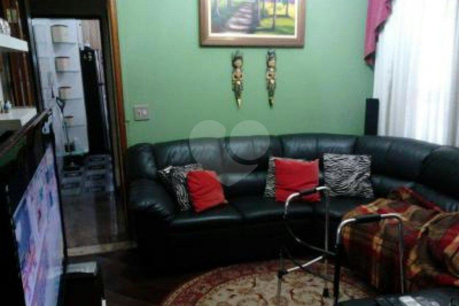 Sobrado à venda com 4 quartos, sendo 2 suítes, em Penha, São Paulo, SP