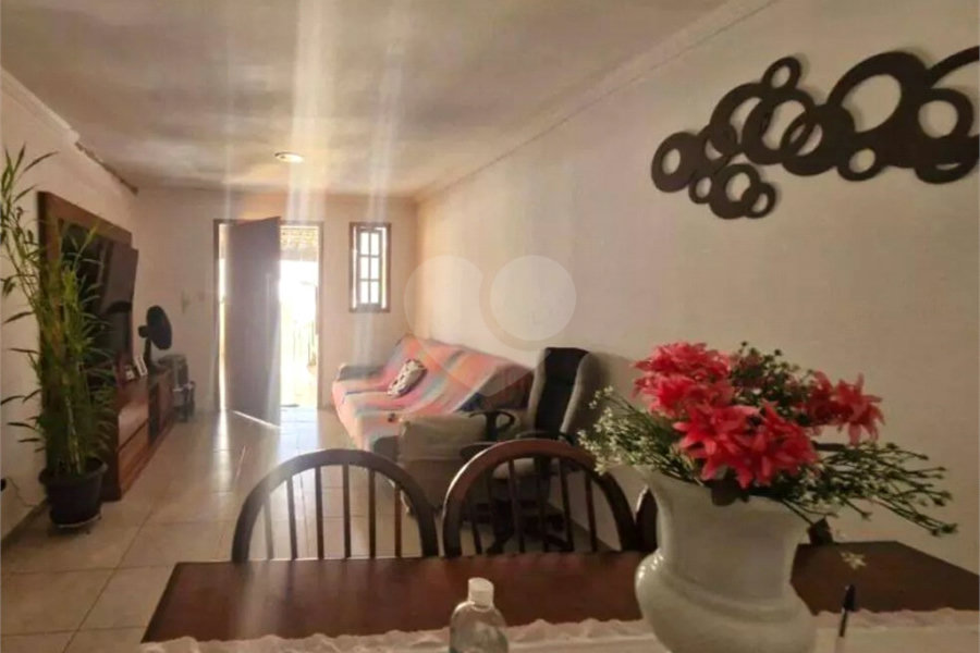 Sobrado à venda com 8 quartos em Vila Guarani, São Paulo, SP