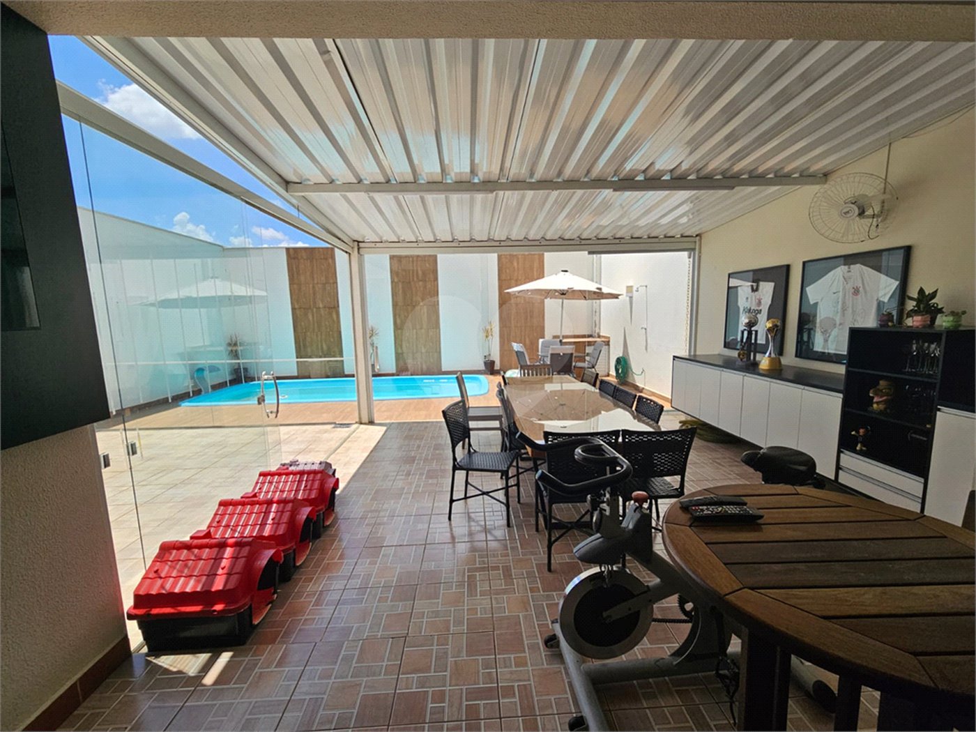 Casa à venda com 4 quartos, sendo 2 suítes,  no condomínio Jd Portugal, Sorocaba - SP
