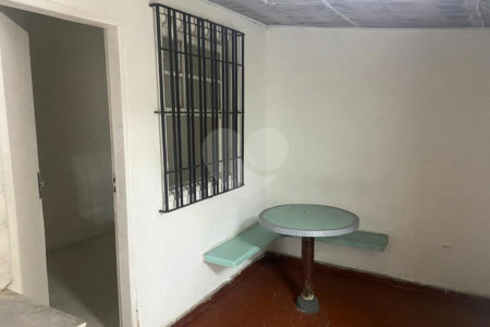Sobrado à venda com 5 quartos, sendo 1 suíte, em Nova Piraju, São Paulo, SP