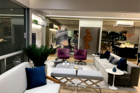 Apartamento à venda com 3 quartos, sendo 1 suíte,  em Vila Sofia, São Paulo, SP