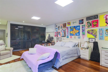 Casa à venda com 6 suítes em Jardim Cordeiro, São Paulo, SP