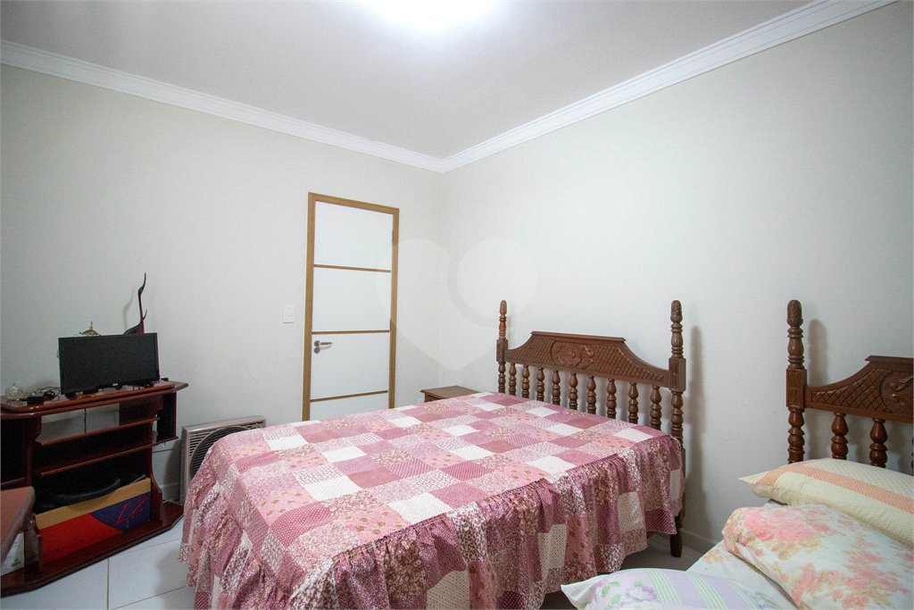 Sobrado à venda com 4 quartos, sendo 3 suítes,  no Centro, São Roque, SP