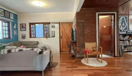 Sobrado à venda com 5 suítes em Vila Romana, São Paulo, SP