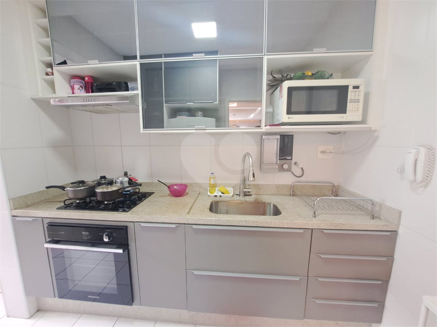 Apartamento à venda com 3 quartos, sendo 1 suíte, em Jardim Peri, São Paulo, SP