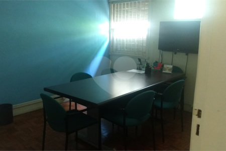 Sobrado à venda com 3 quartos, sendo 1 suíte, em Alto da Boa Vista, São Paulo, SP